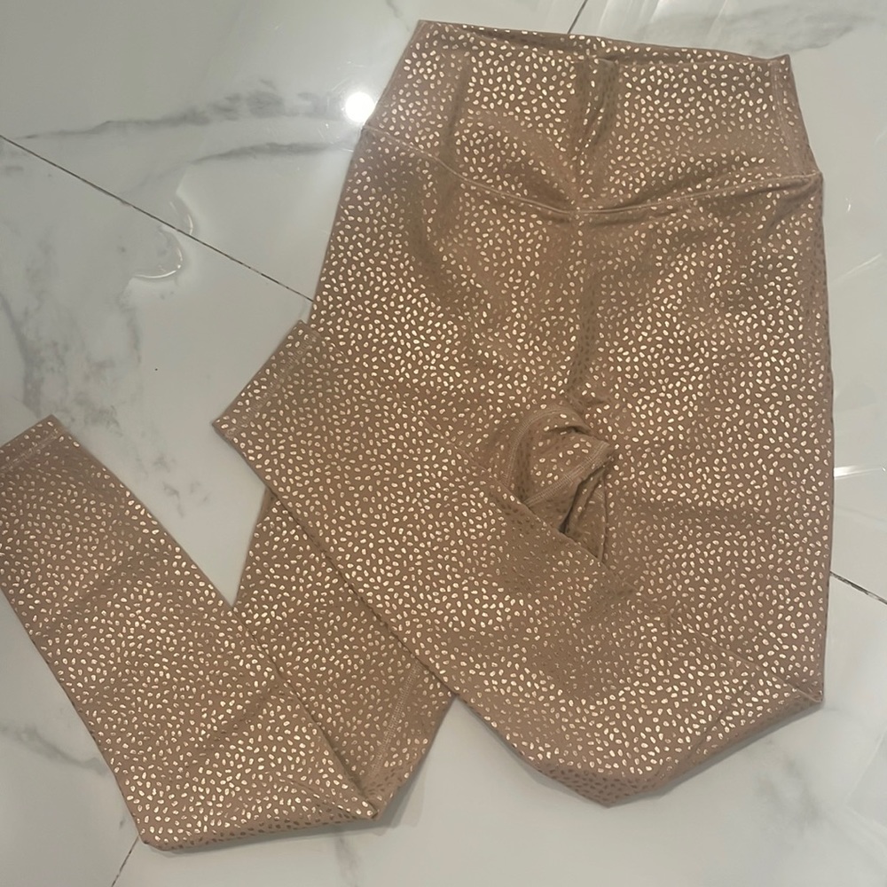 Buff bunny size small leggings, beige and gold